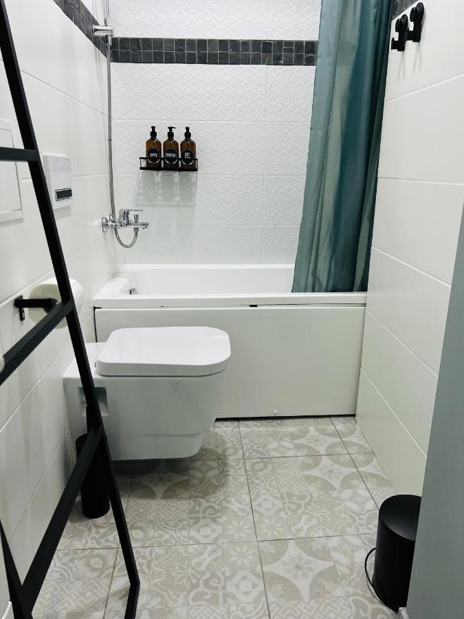 The Right Coast Apartment With Free Private Parking Рига Екстериор снимка
